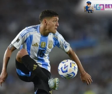 Juventus Bek Kanan Molina