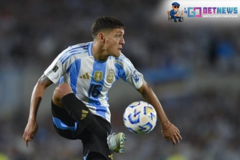 Juventus Bek Kanan Molina